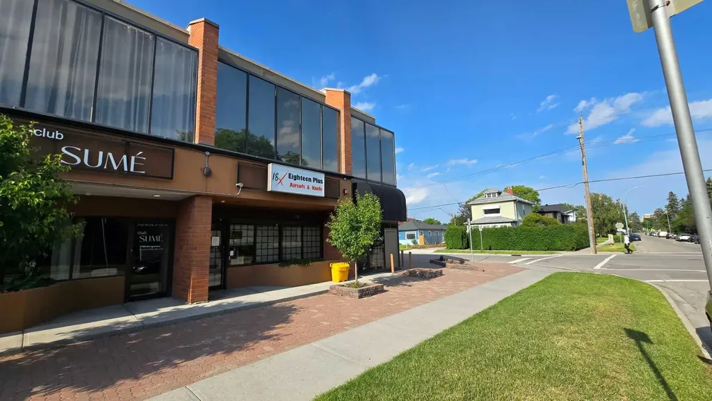 136 17 Avenue NE Calgary AB T2E 1L6