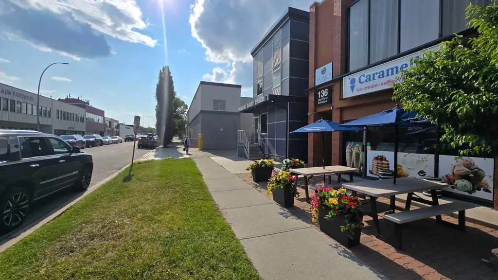 136 17 Avenue NE Calgary AB T2E 1L6