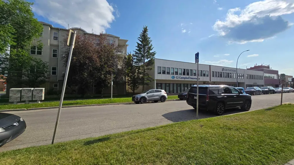 136 17 Avenue NE Calgary AB T2E 1L6