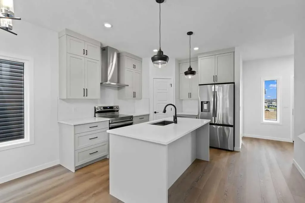 966 Chinook Winds Meadow SW Airdrie AB T4B 5R1