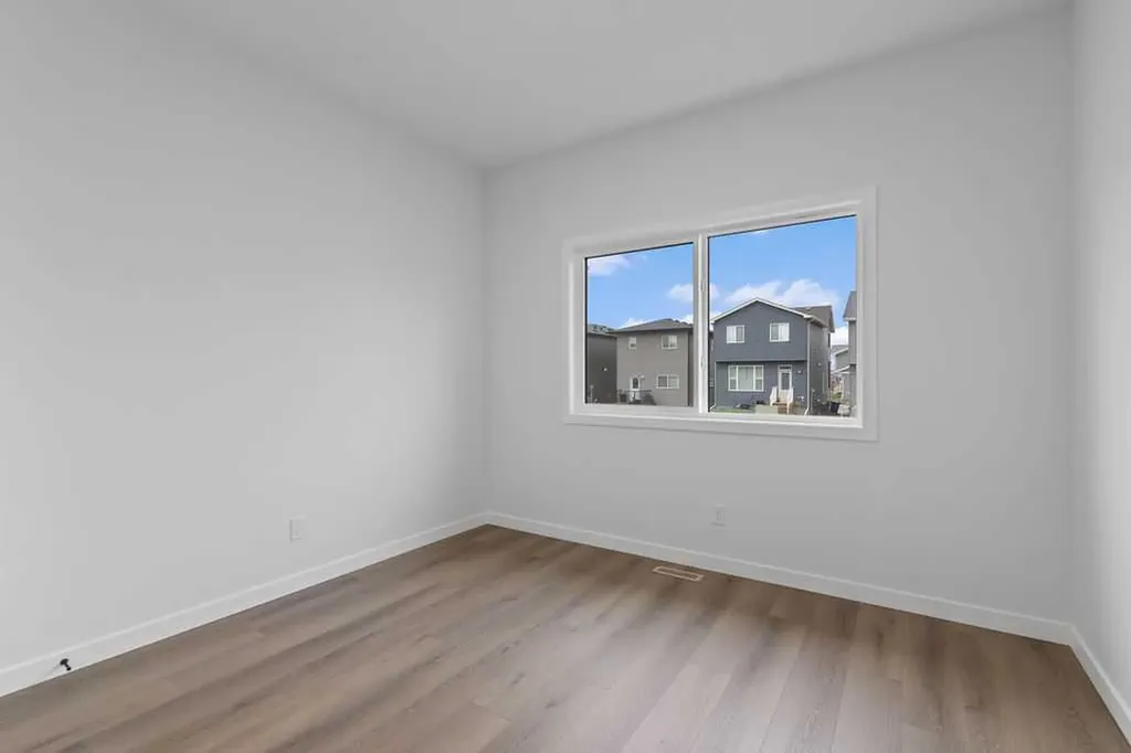 966 Chinook Winds Meadow SW Airdrie AB T4B 5R1
