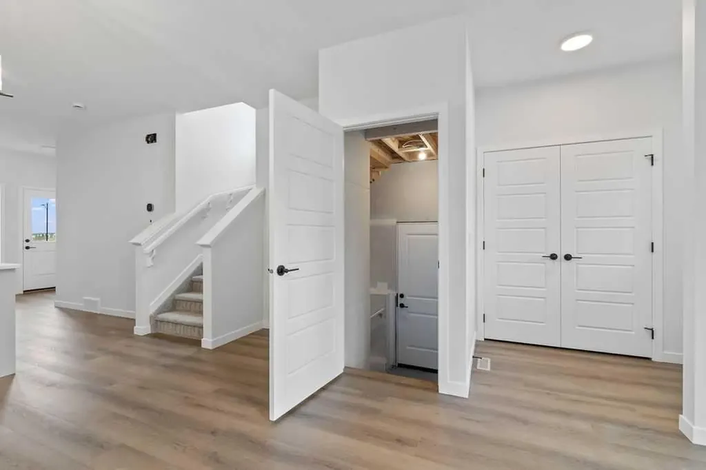 966 Chinook Winds Meadow SW Airdrie AB T4B 5R1