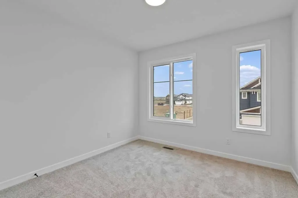 966 Chinook Winds Meadow SW Airdrie AB T4B 5R1
