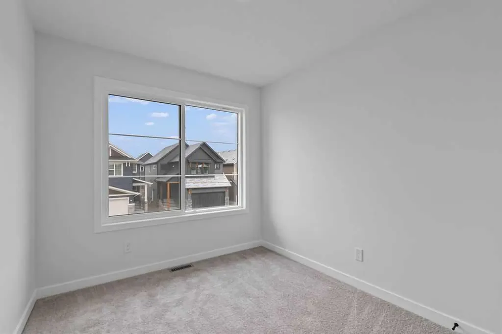 966 Chinook Winds Meadow SW Airdrie AB T4B 5R1