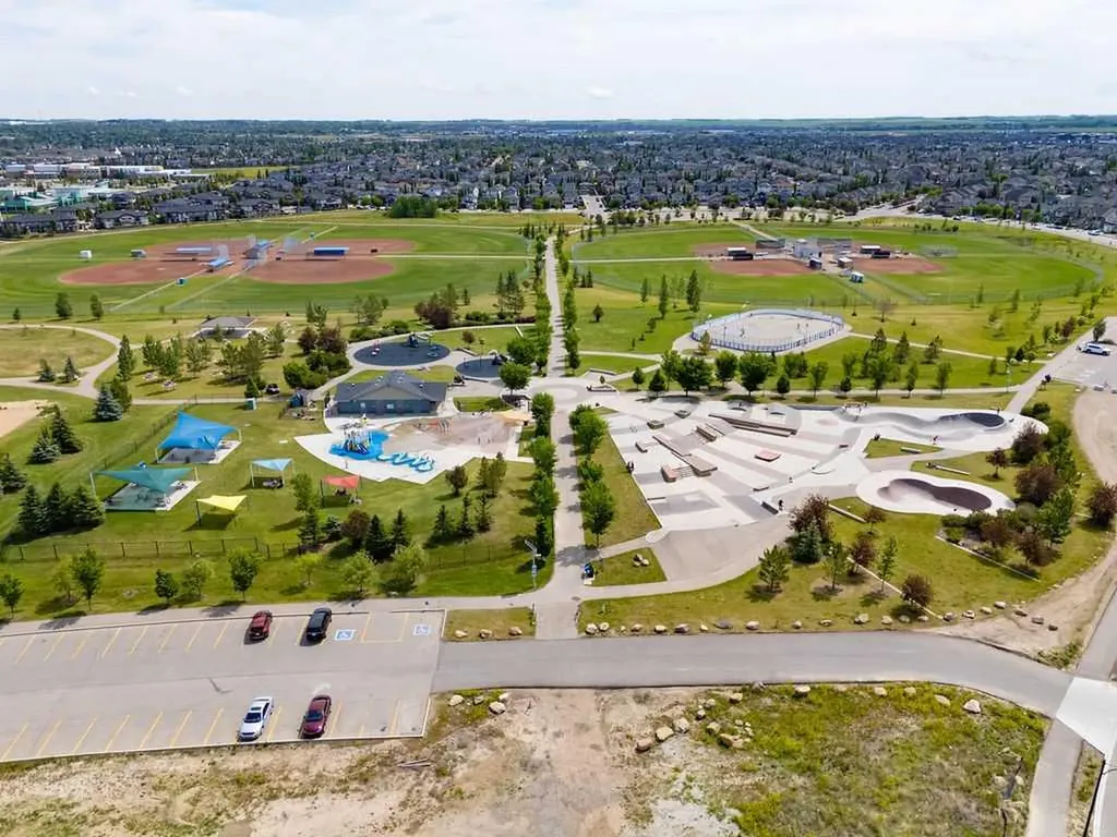 966 Chinook Winds Meadow SW Airdrie AB T4B 5R1