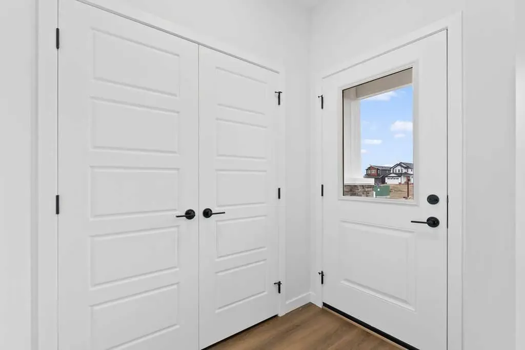 966 Chinook Winds Meadow SW Airdrie AB T4B 5R1