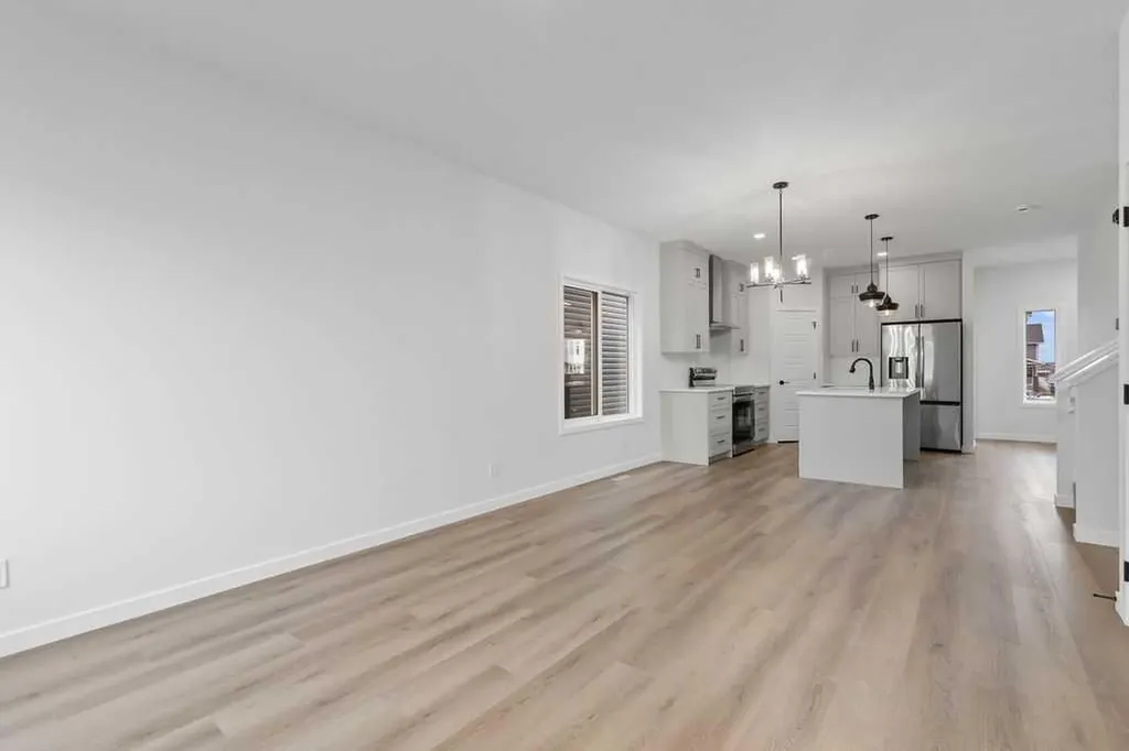 966 Chinook Winds Meadow SW Airdrie AB T4B 5R1