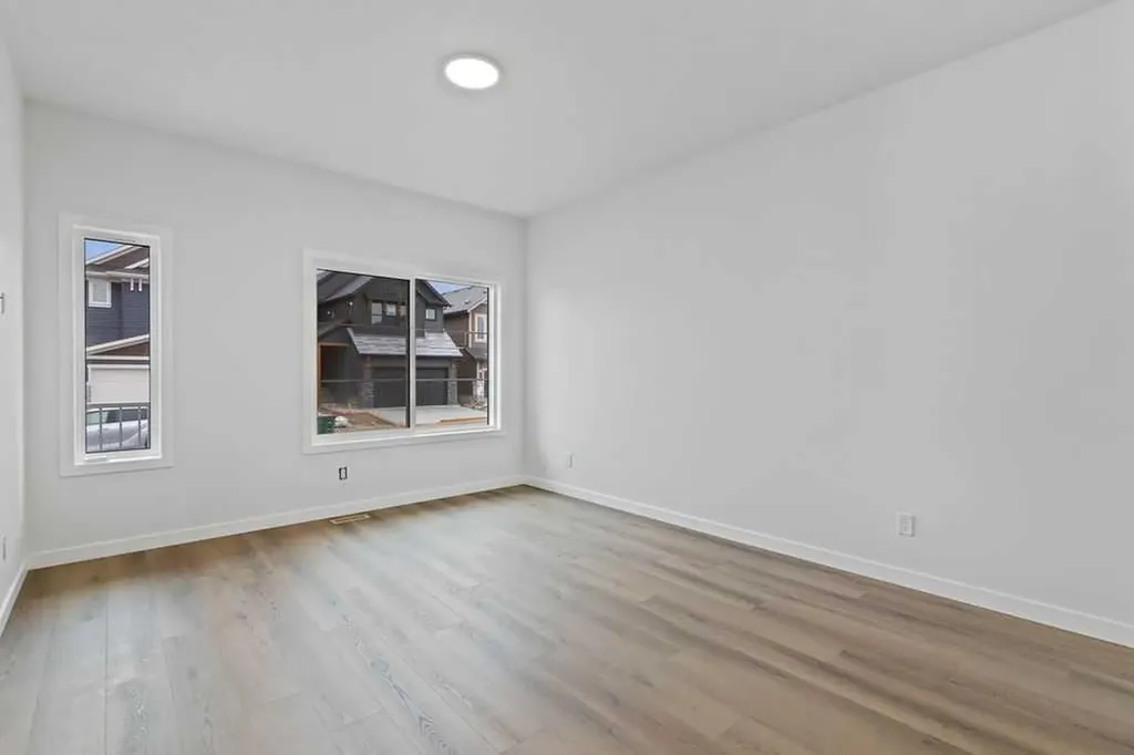 966 Chinook Winds Meadow SW Airdrie AB T4B 5R1