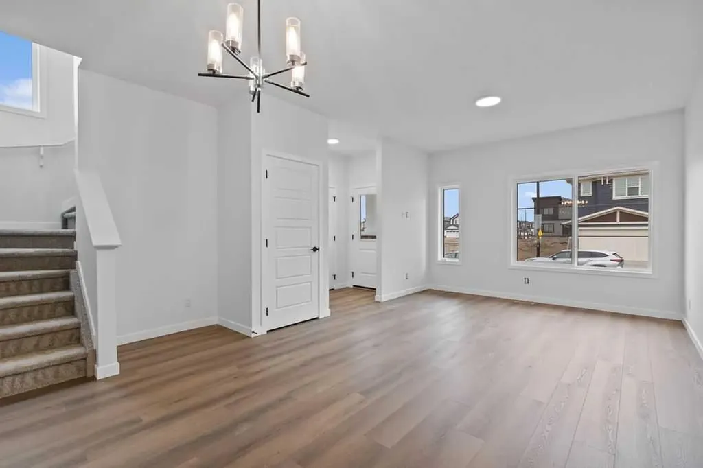 966 Chinook Winds Meadow SW Airdrie AB T4B 5R1