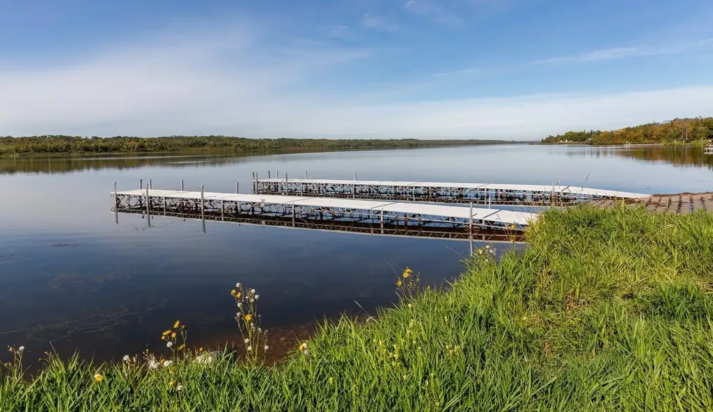 317 Minnewaukan Road Tillicum Beach AB T4V 2M9