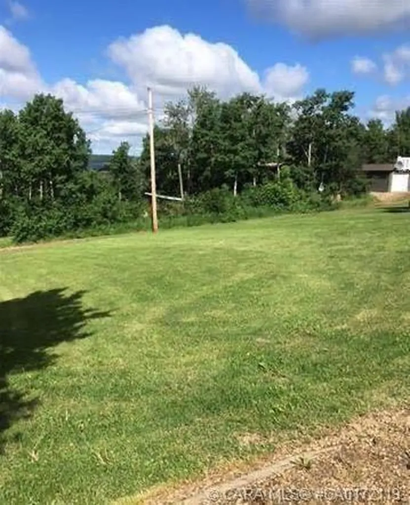 317 Minnewaukan Road Tillicum Beach AB T4V 2M9