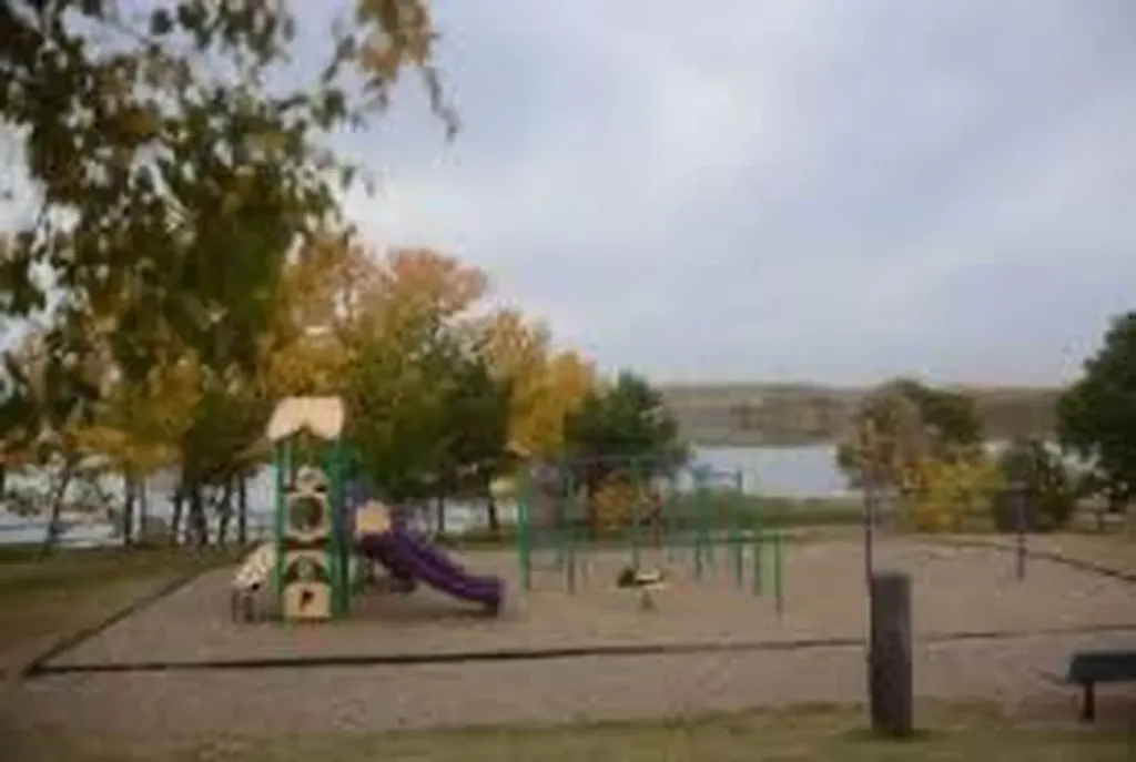 317 Minnewaukan Road Tillicum Beach AB T4V 2M9