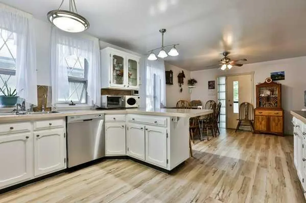 5202 52 Street Taber AB T1G 1M3