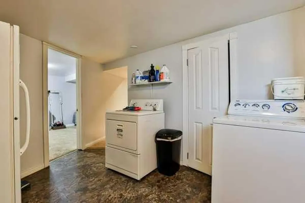 5202 52 Street Taber AB T1G 1M3