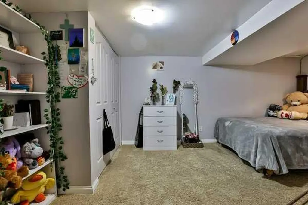 5202 52 Street Taber AB T1G 1M3
