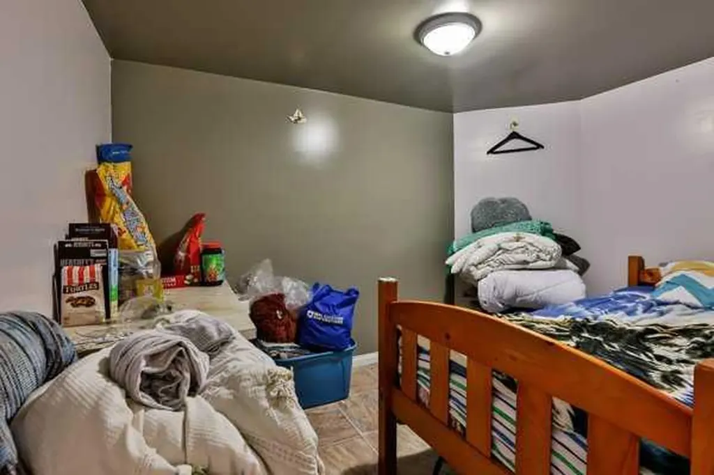 5202 52 Street Taber AB T1G 1M3