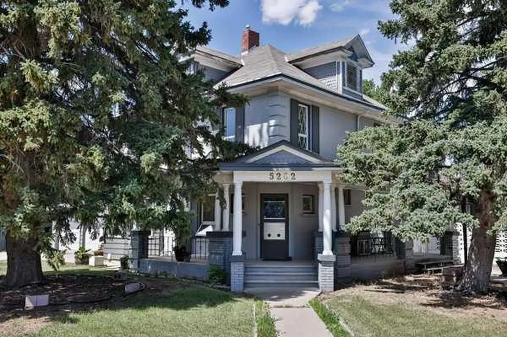 5202 52 Street Taber AB T1G 1M3