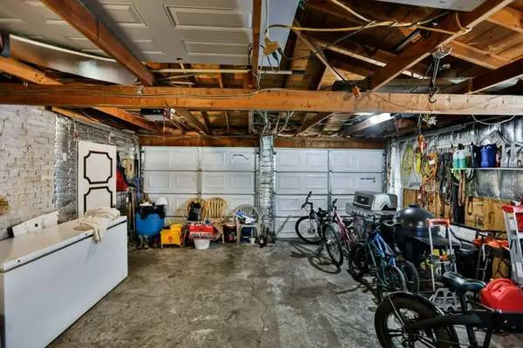 5202 52 Street Taber AB T1G 1M3