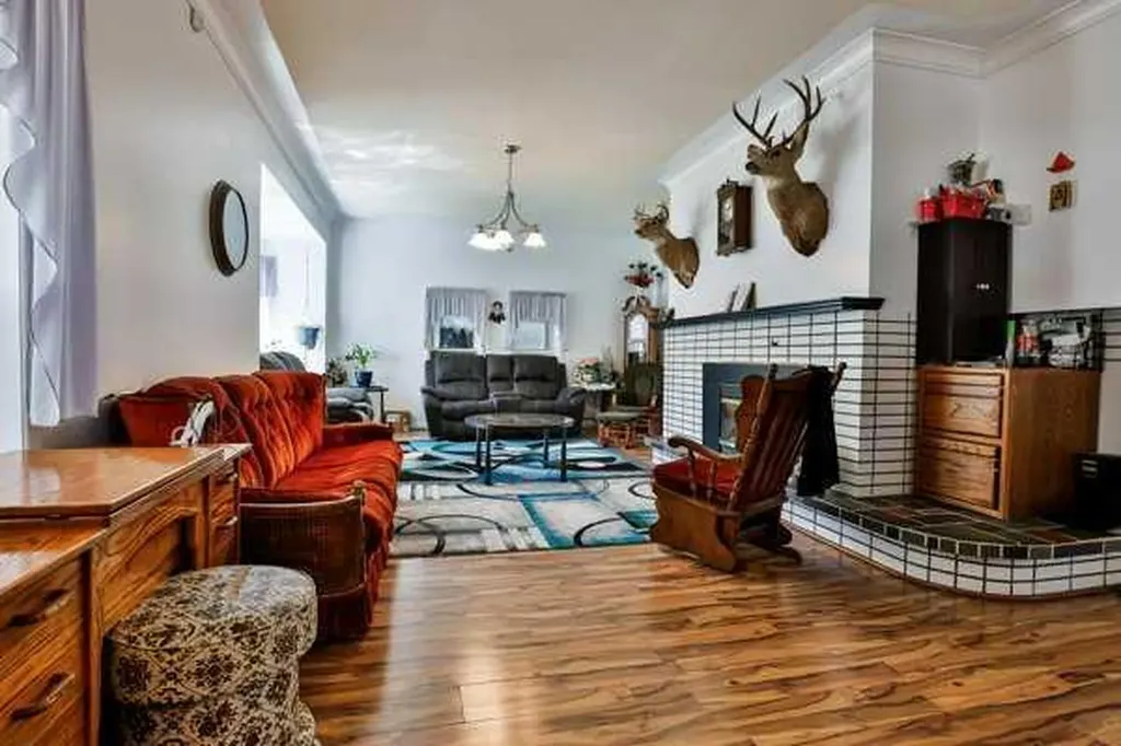 5202 52 Street Taber AB T1G 1M3