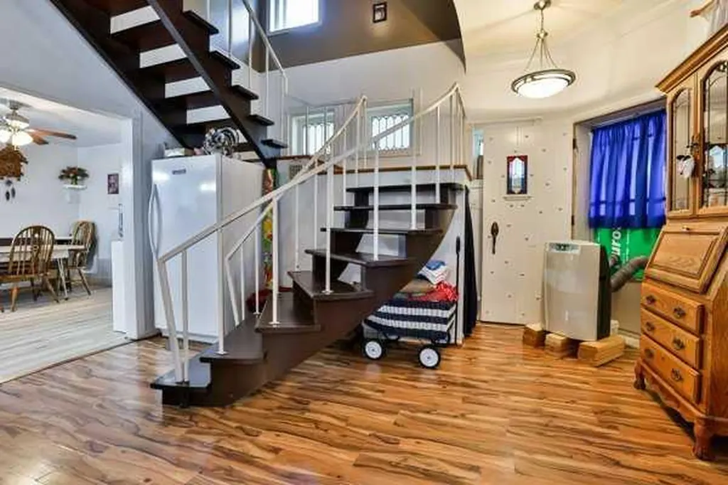 5202 52 Street Taber AB T1G 1M3