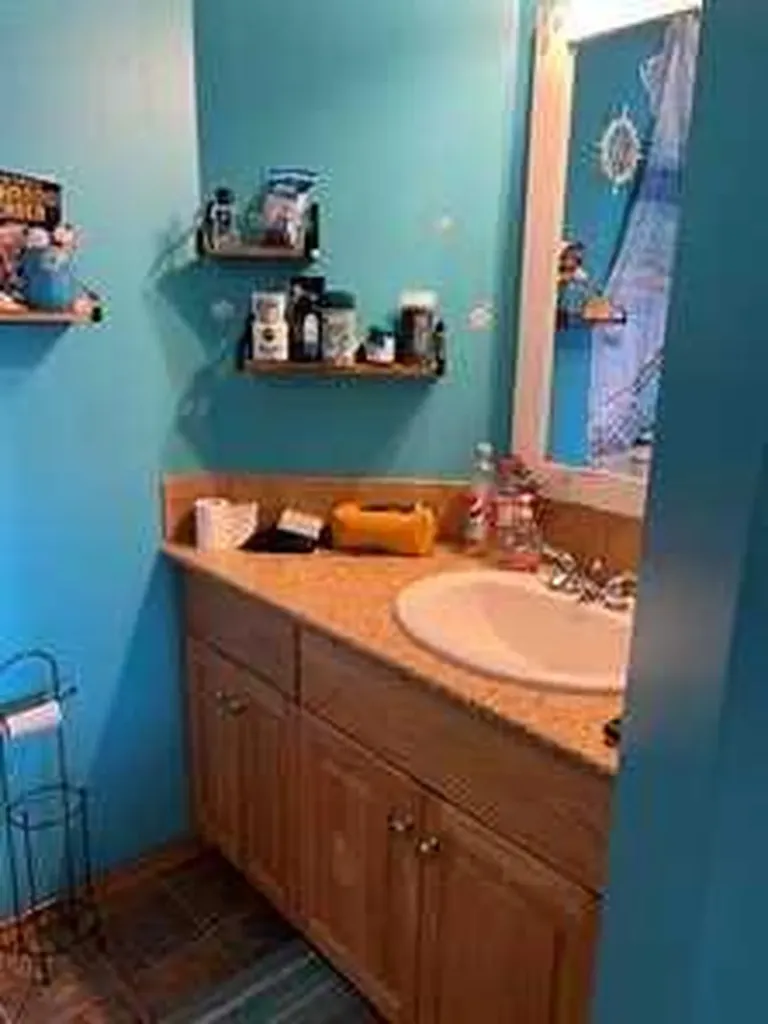 302 8 Avenue Fox Creek AB T0H 1P0