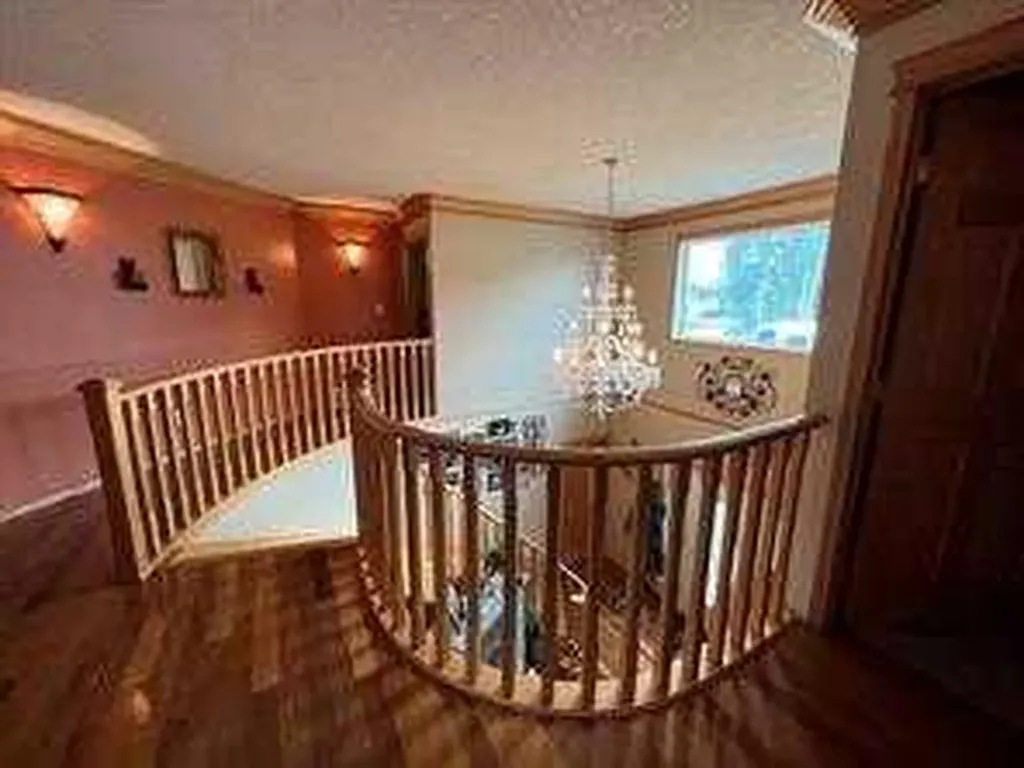 302 8 Avenue Fox Creek AB T0H 1P0