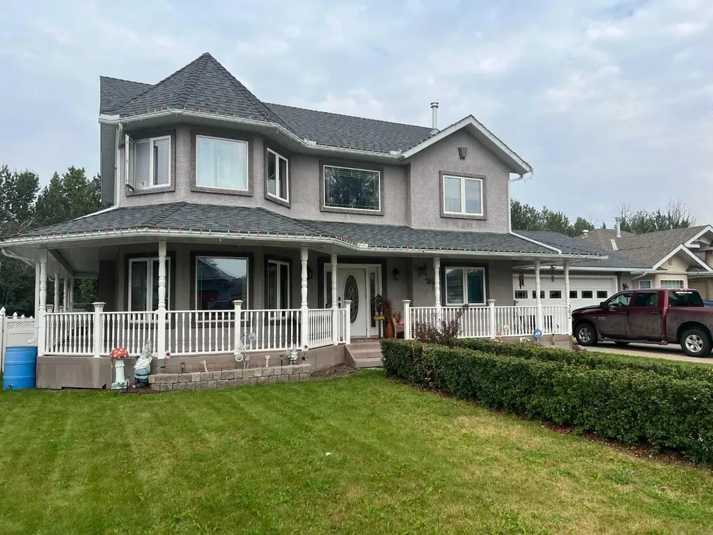 302 8 Avenue Fox Creek AB T0H 1P0