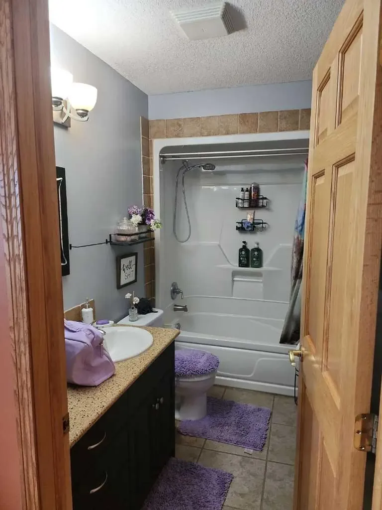 302 8 Avenue Fox Creek AB T0H 1P0