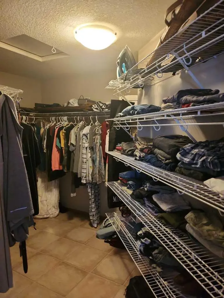 302 8 Avenue Fox Creek AB T0H 1P0