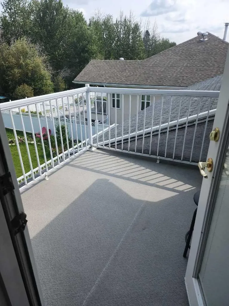 302 8 Avenue Fox Creek AB T0H 1P0