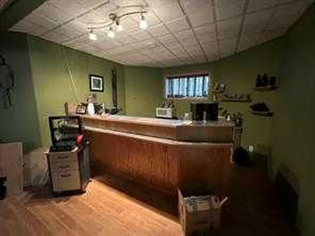 302 8 Avenue Fox Creek AB T0H 1P0