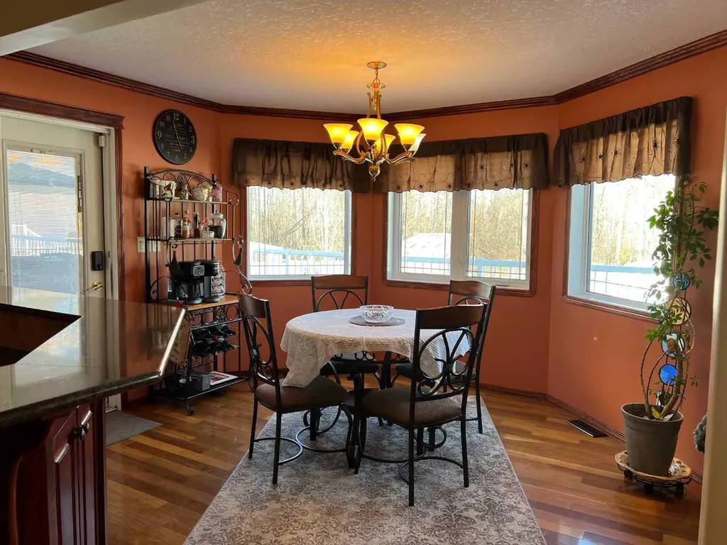 302 8 Avenue Fox Creek AB T0H 1P0