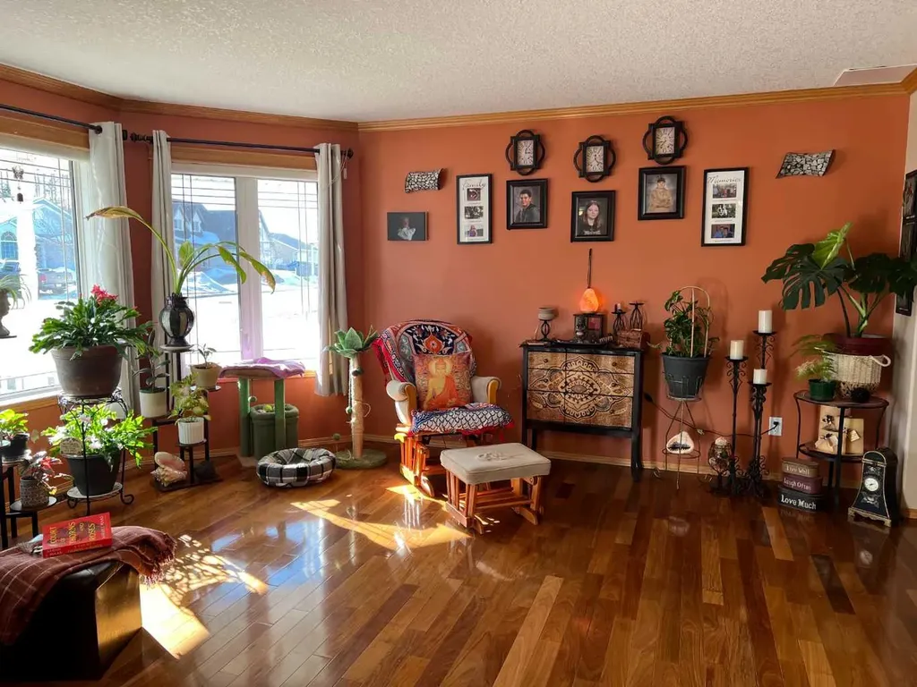 302 8 Avenue Fox Creek AB T0H 1P0
