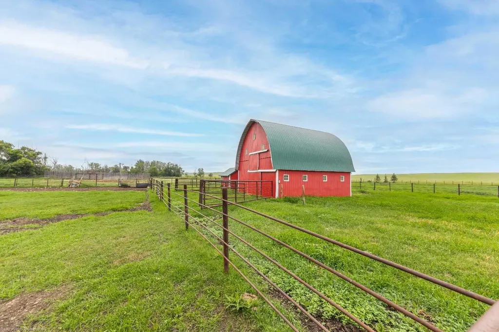 Point NW & NE 1-54-2-4, S 1/2 1-54-2-4, NW 6-54-1-4 Rural Vermilion River County Of AB T0B 2X0