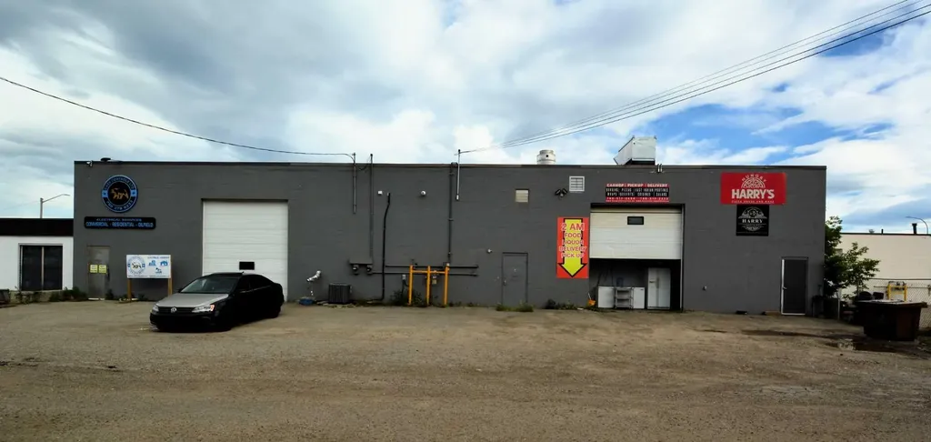 4824, 4826, 4830 3 Avenue Edson AB T7E 1C2