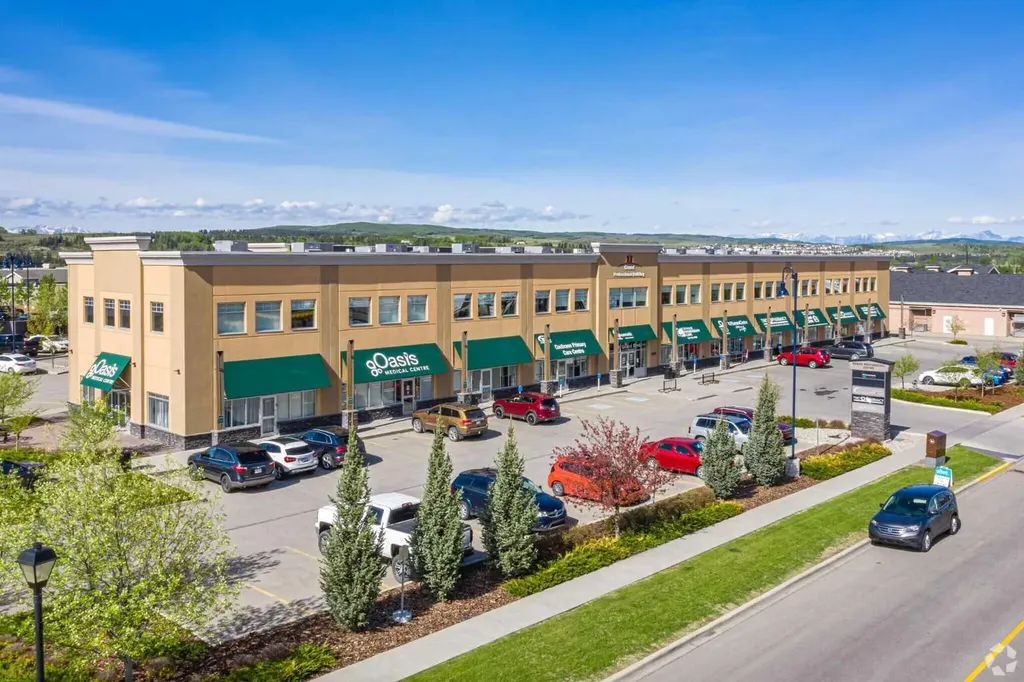100 Grande Boulevard Cochrane AB T4C2G4