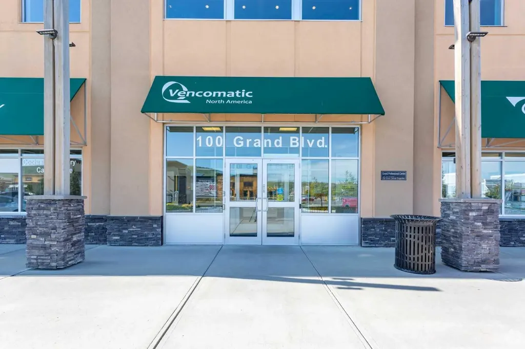 100 Grande Boulevard Cochrane AB T4C2G4