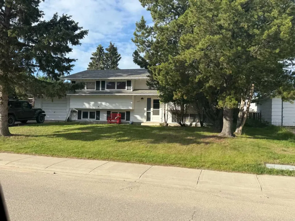 403 7 Avenue Fox Creek AB T0H 1P0