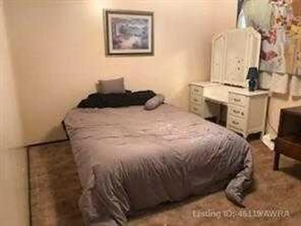 403 7 Avenue Fox Creek AB T0H 1P0