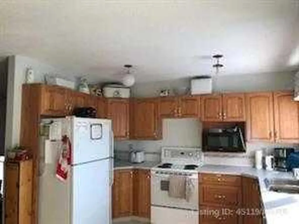 403 7 Avenue Fox Creek AB T0H 1P0