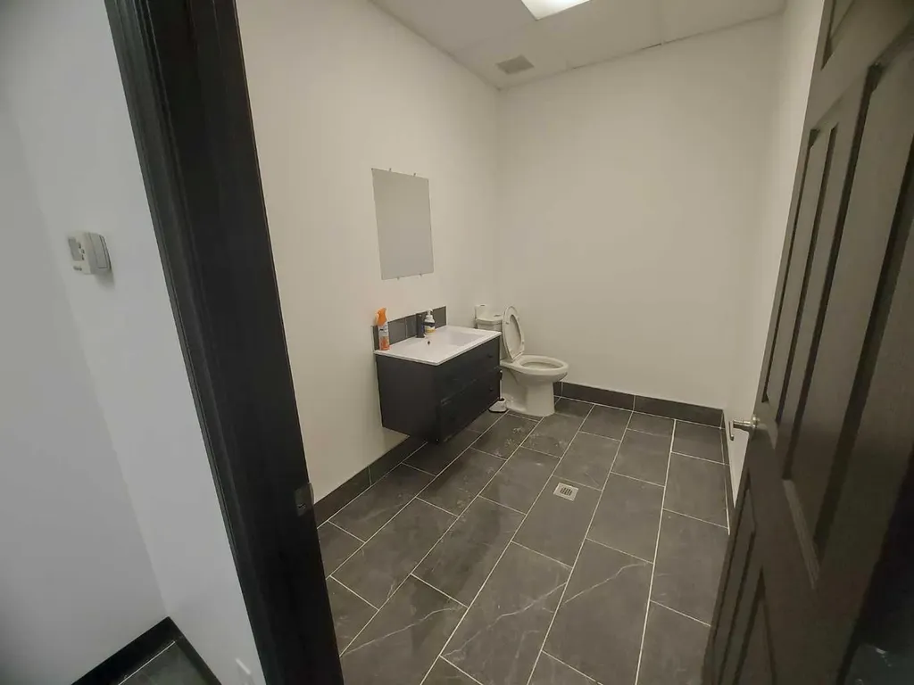 4418 50 Avenue Red Deer AB T4N 3Z6