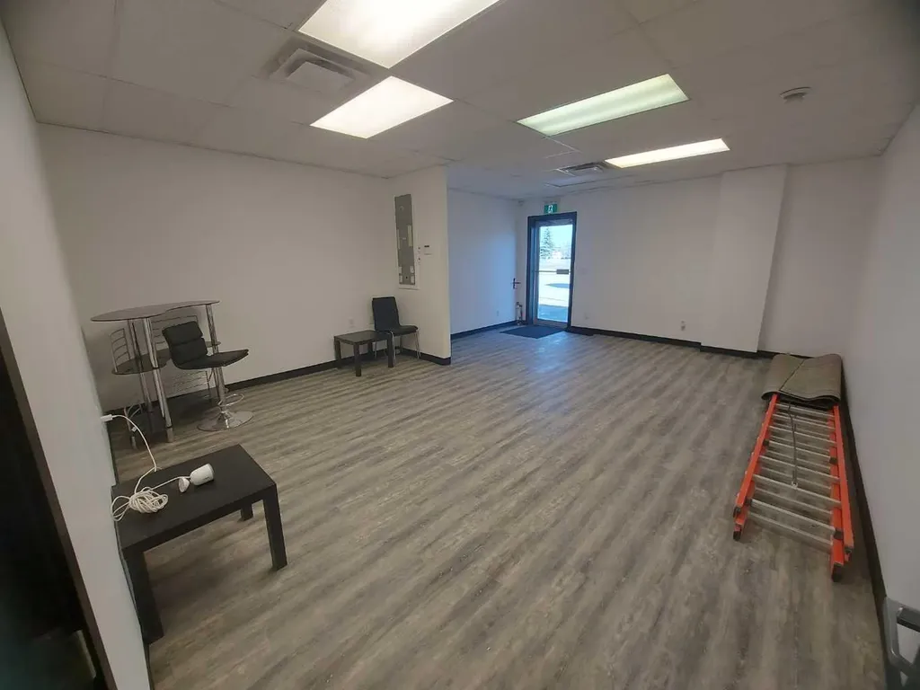 4418 50 Avenue Red Deer AB T4N 3Z6