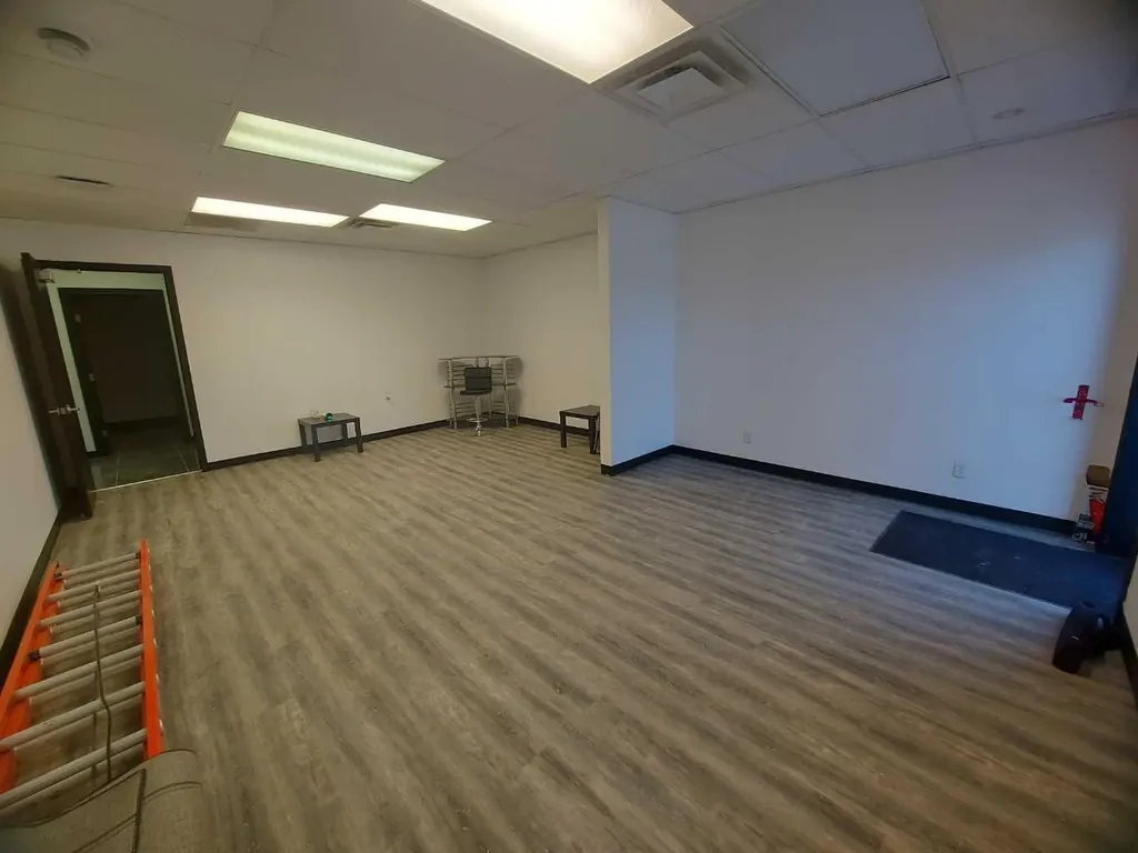 4418 50 Avenue Red Deer AB T4N 3Z6