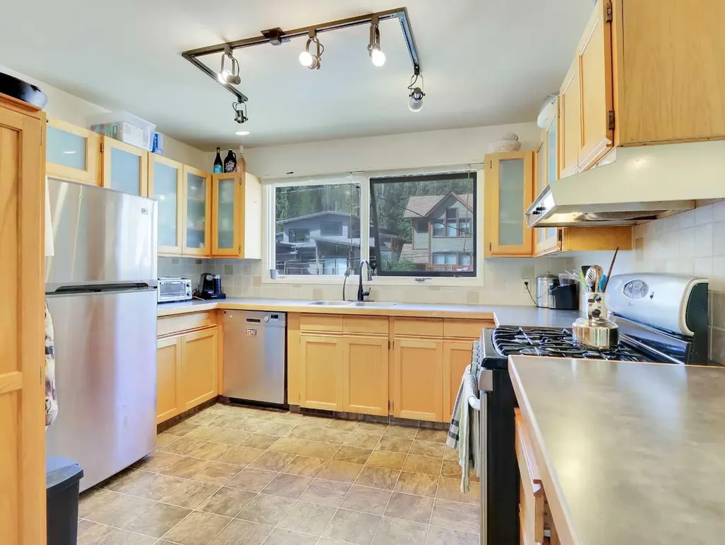 252 Three Sisters Drive Canmore AB T1W2M4
