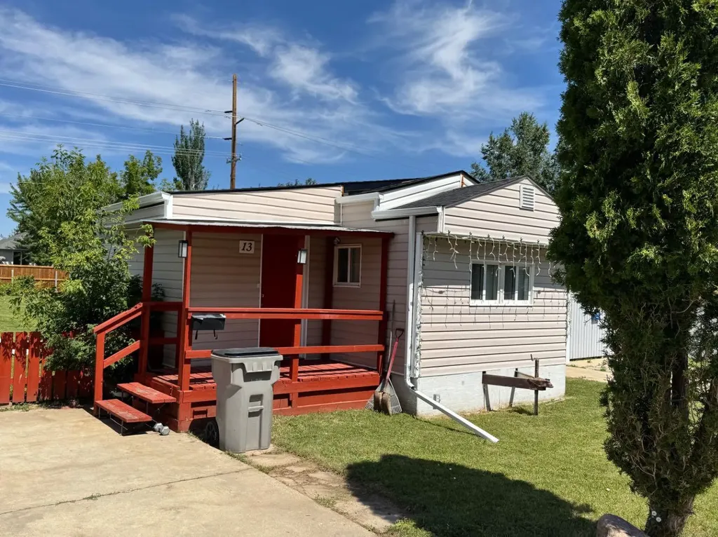 4000 13 Avenue SE Medicine Hat AB T1B 1J3