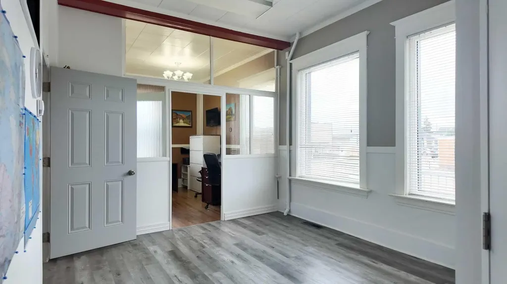 2124 20 Street Delburne AB T0M 0V0