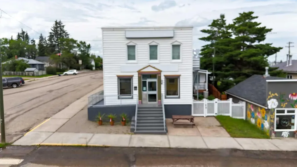 2124 20 Street Delburne AB T0M 0V0