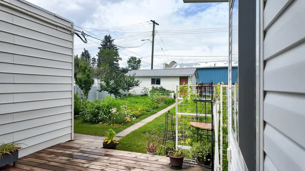 2124 20 Street Delburne AB T0M 0V0