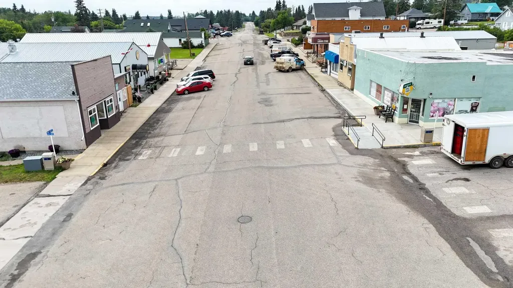 2124 20 Street Delburne AB T0M 0V0
