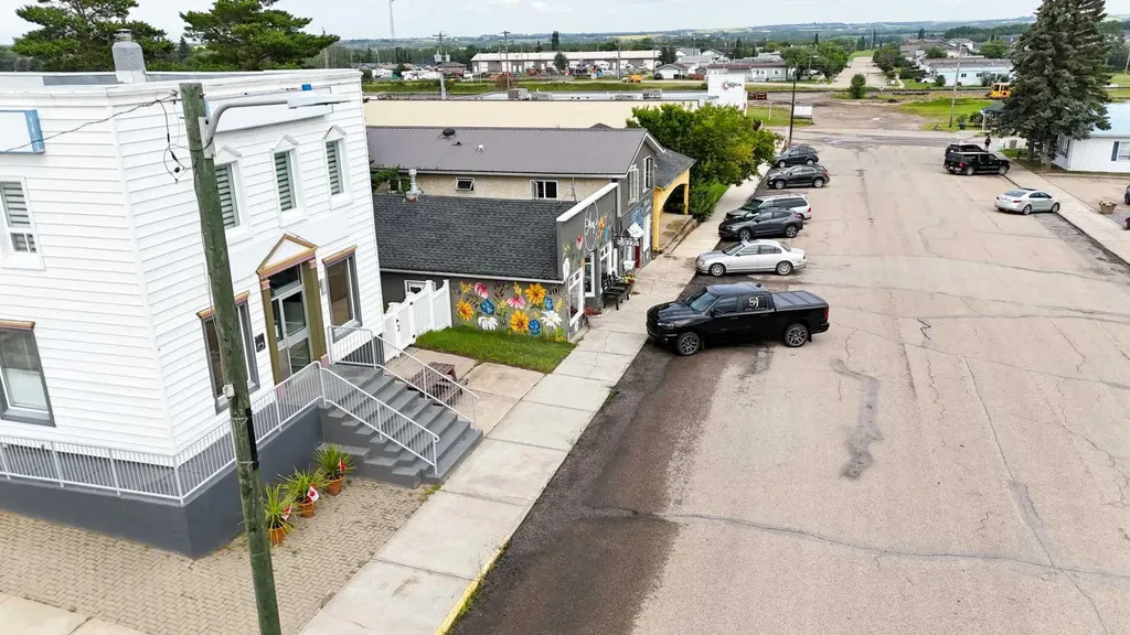 2124 20 Street Delburne AB T0M 0V0